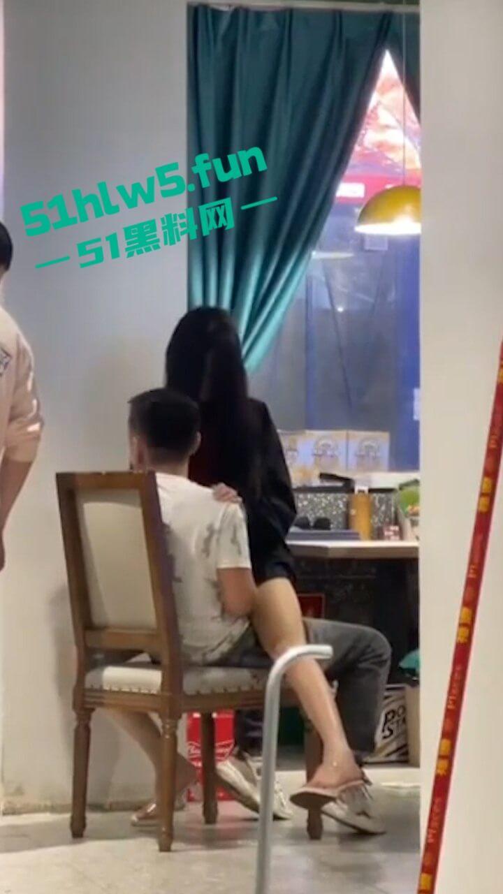 监控实拍!户外激情老玩家大庭广众之下直接啪啪,公共场所直接兽欲大发控制不住发泄。 第5张 监控实拍!户外激情老玩家大庭广众之下直接啪啪,公共场所直接兽欲大发控制不住发泄。 第5张