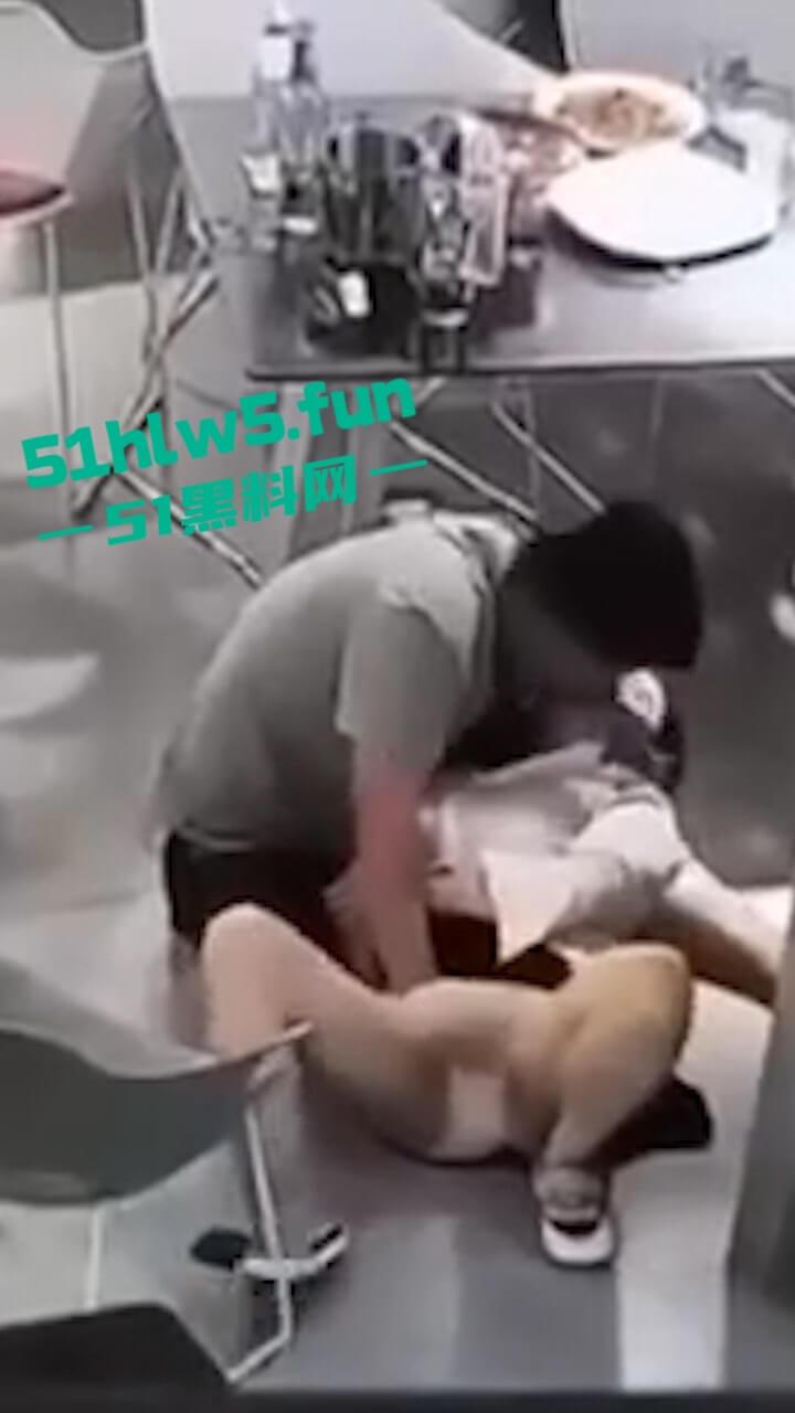 监控实拍!户外激情老玩家大庭广众之下直接啪啪,公共场所直接兽欲大发控制不住发泄。 第9张 监控实拍!户外激情老玩家大庭广众之下直接啪啪,公共场所直接兽欲大发控制不住发泄。 第9张