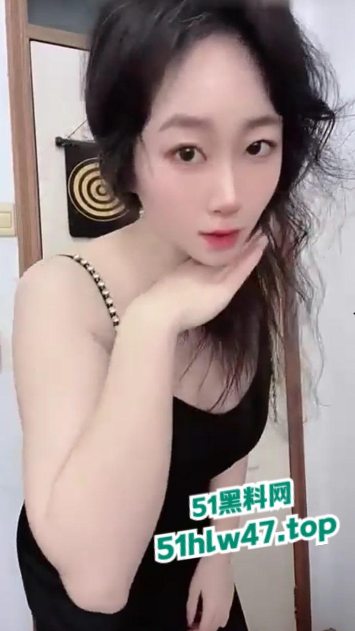 抖音少妇网红【赵团团】身材超赞的性感人妻，婚后放飞自我抖音擦边，各种自慰勾引金主大哥。  第2张