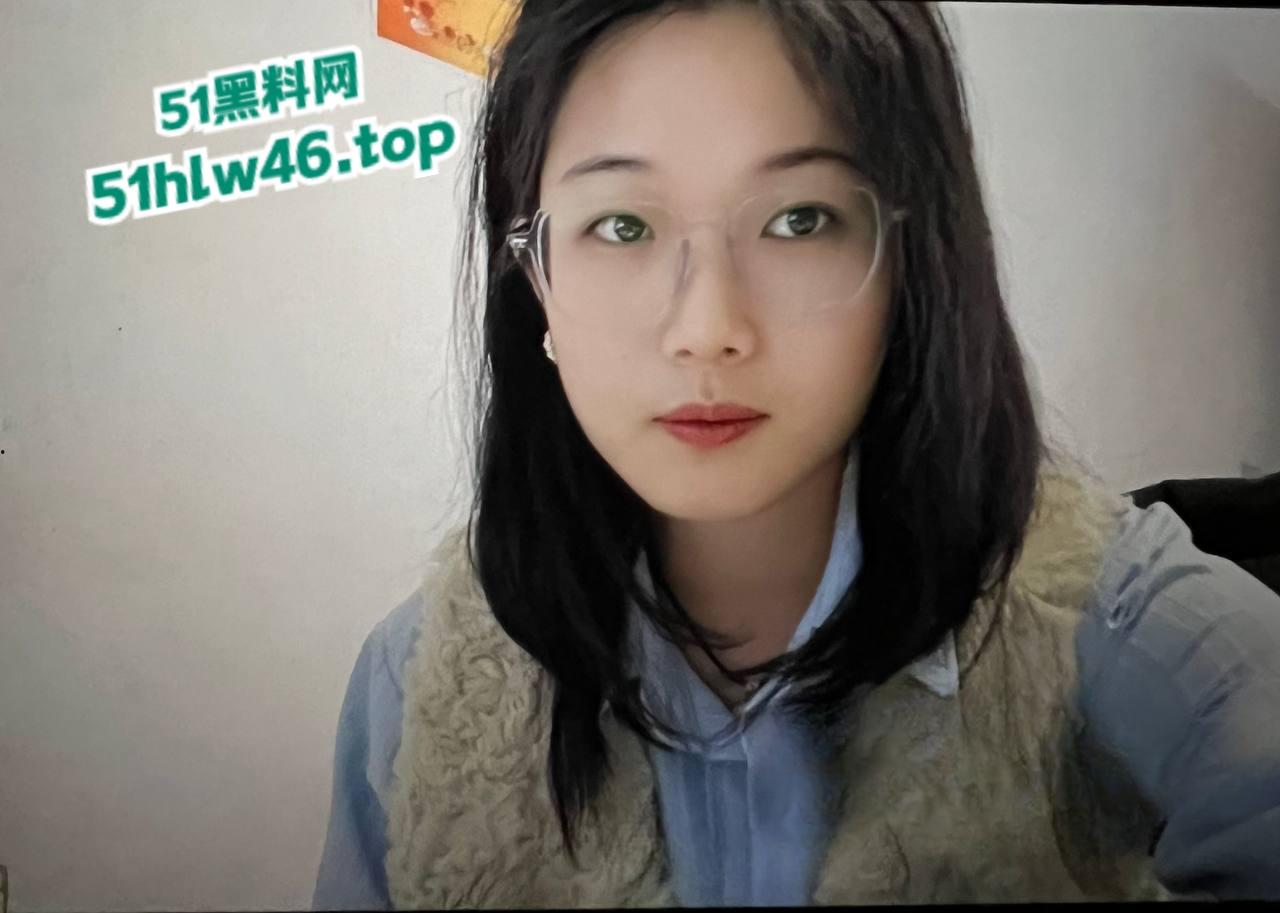 陕西渭南师范学院【陈小雨】背着男友出轨还惨遭炮友曝光，现在是全校出了名的肉便器！  第2张