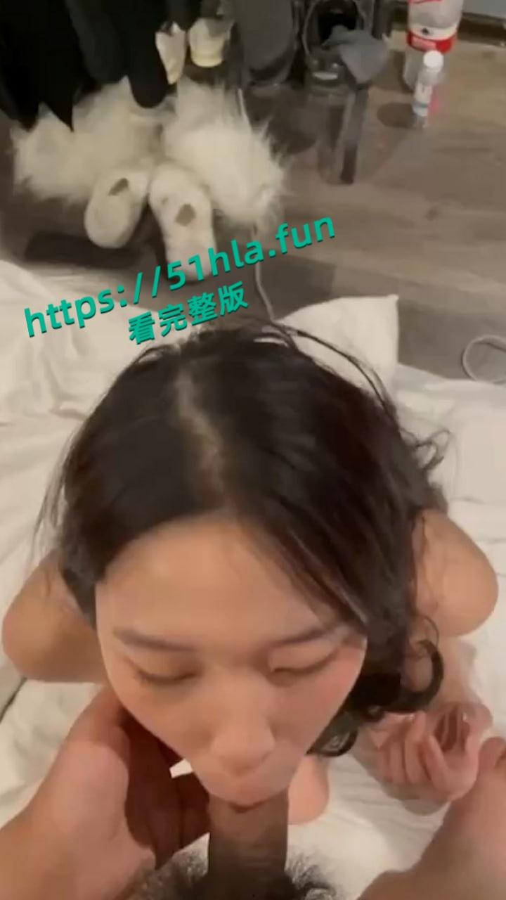 北海职业学院大四骚鸡【何丽芳】性爱视频流出,吵架后约炮友玩内射,复合再让男友无套狂欢! 第4张 北海职业学院大四骚鸡【何丽芳】性爱视频流出,吵架后约炮友玩内射,复合再让男友无套狂欢! 第4张