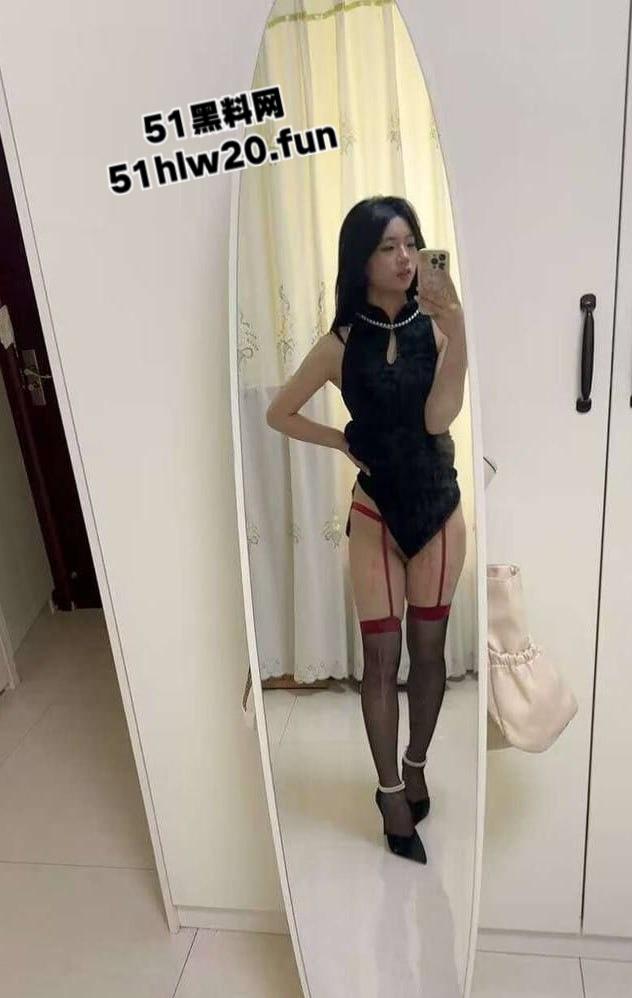 山东青岛06年清纯高中生【胡雯欣】19岁嫩妹玩到娇喘失控，稚嫩的脸庞也掩盖不住欲望的渴望！  第6张