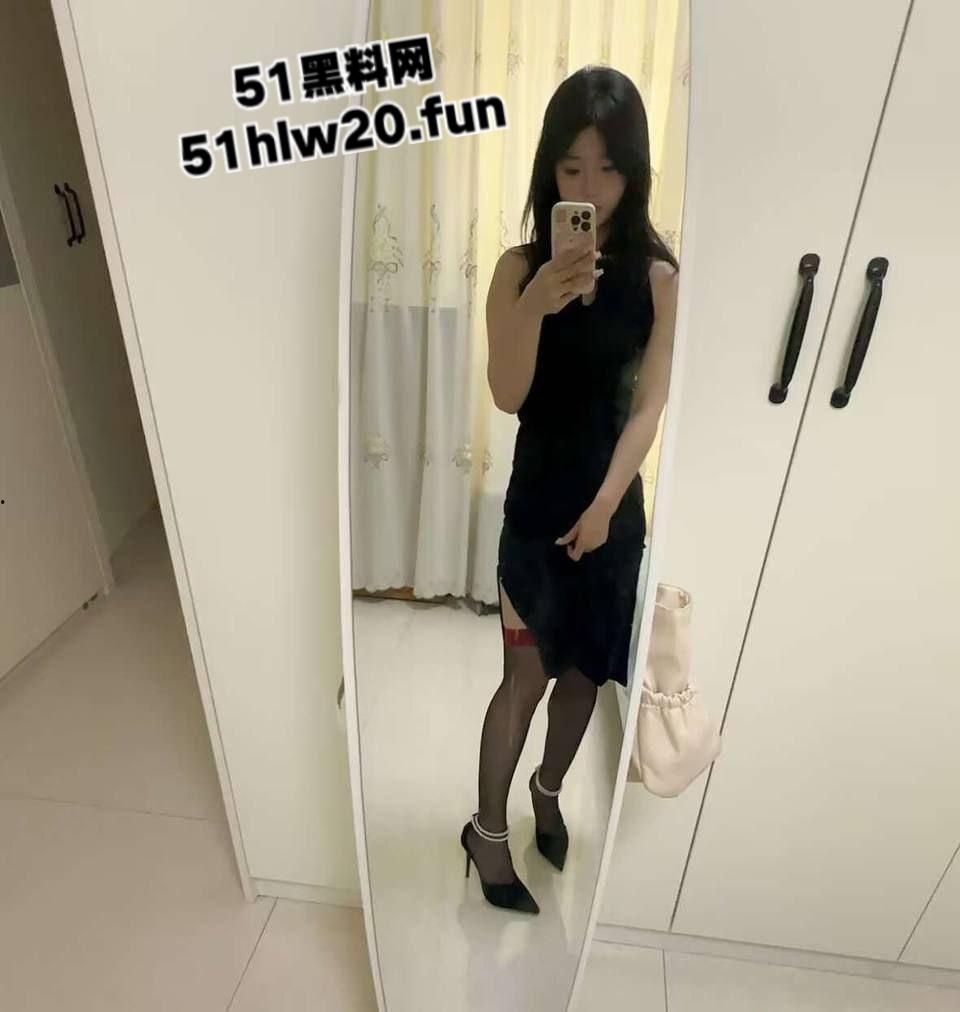 山东青岛06年清纯高中生【胡雯欣】19岁嫩妹玩到娇喘失控，稚嫩的脸庞也掩盖不住欲望的渴望！  第7张