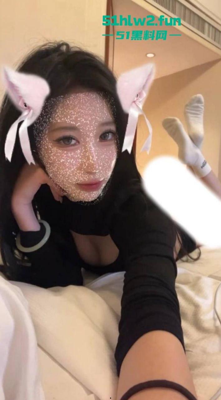 实名曝婊重庆师范学院【李璐君】爱玩约炮软件见面即可光速开房，巨乳蜜臀人骚又好上。  第6张