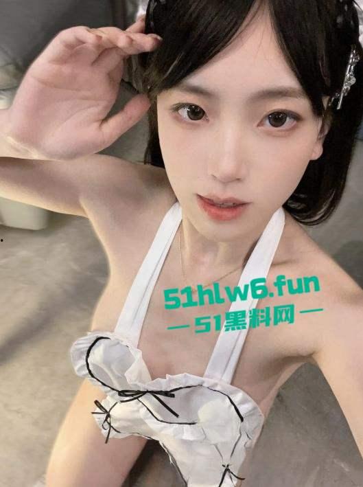 B站女神【草姐姐】蜂腰翘臀长腿尤物，穿着各种情趣装展示完美身材视频流出。  第2张