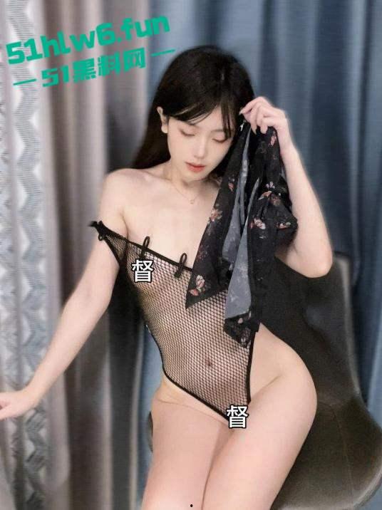 B站女神【草姐姐】蜂腰翘臀长腿尤物，穿着各种情趣装展示完美身材视频流出。  第4张