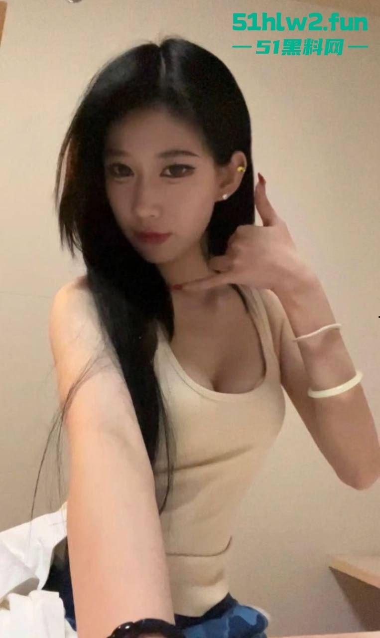 实名曝婊重庆师范学院【李璐君】爱玩约炮软件见面即可光速开房，巨乳蜜臀人骚又好上。  第9张