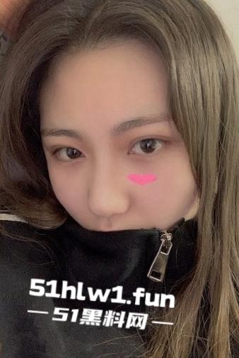 辽宁传媒校花【董雨婷】出轨门完整版，超级骚欲求不满的学生母狗校园公交车你看了吗  第1张