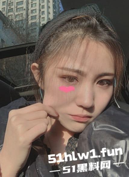 辽宁传媒校花【董雨婷】出轨门完整版，超级骚欲求不满的学生母狗校园公交车你看了吗  第2张