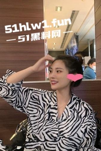 辽宁传媒校花【董雨婷】出轨门完整版，超级骚欲求不满的学生母狗校园公交车你看了吗  第7张