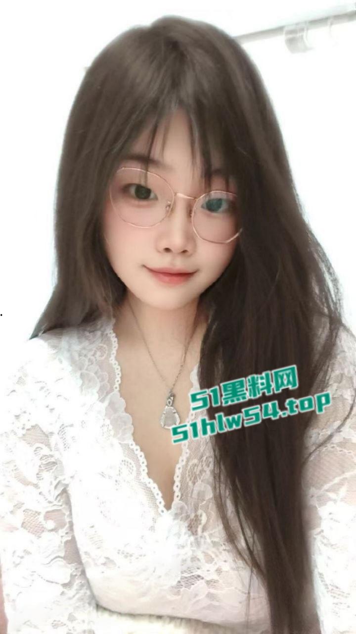 江苏苏州吴江区幼师【姜馨】恋爱期间多次出轨学生家长，男友发现怒曝其私拍泄愤！  第1张