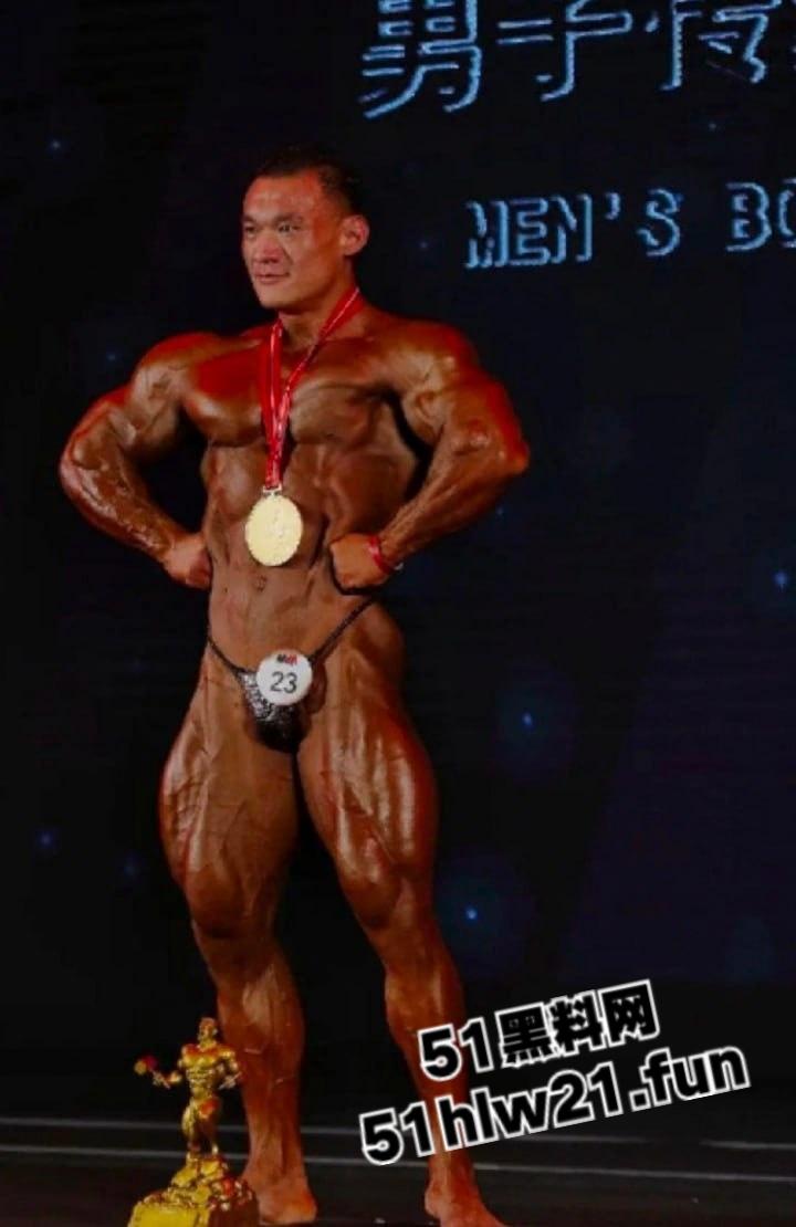 健美冠军【武涛】性爱视频流出，怼脸实拍实锤本人，这么大的肌肉一般女人还真受不了！  第4张