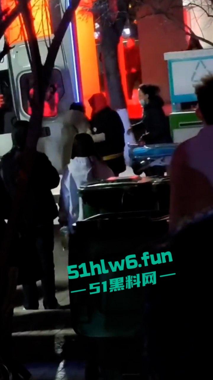 学院大瓜!山西晋中大一学生妹厕所产子,暴力拉拽致胎死人伤子宫都已保不住。 第4张 学院大瓜!山西晋中大一学生妹厕所产子,暴力拉拽致胎死人伤子宫都已保不住。 第4张