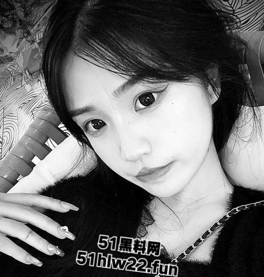 江西纹身小太妹【李妍】被社会大哥带去宾馆一顿输出，黑丝白丝混合穿搭年轻就是无极限。  第7张