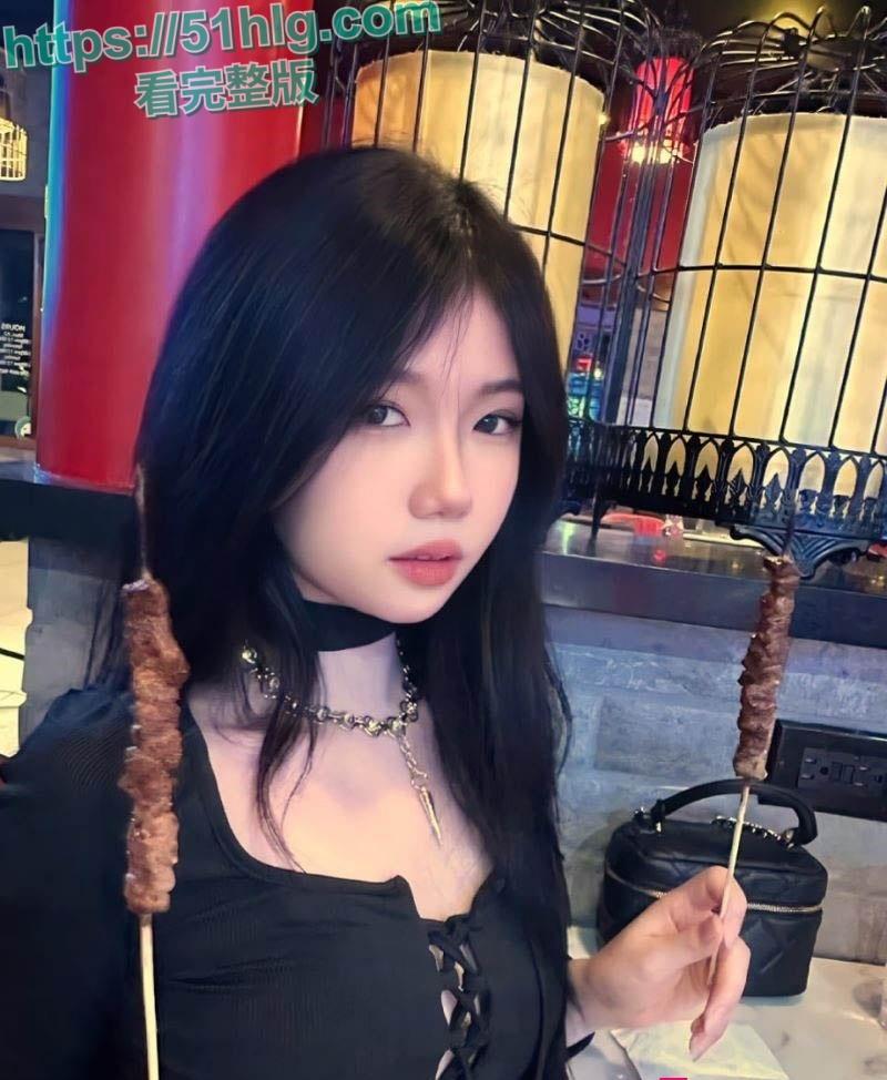 【湖南】极品女神【吴芳】出轨视频被男友发现 两人争吵后女子想挽回感情 结果用力过猛导致坠楼身亡  第3张