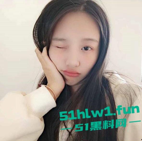 莆田酒店前台【刘芯梦】曝光经理客房做爱调教，母狗自拍泄密小嫩妹嫩穴堪称顶级母狗。  第1张