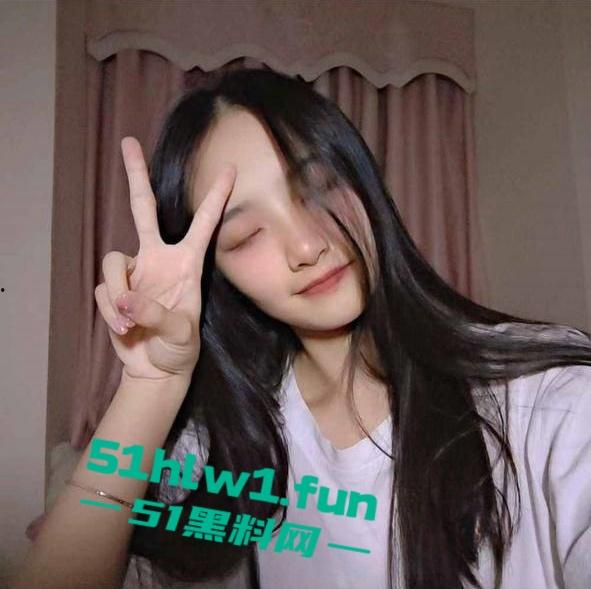 莆田酒店前台【刘芯梦】曝光经理客房做爱调教，母狗自拍泄密小嫩妹嫩穴堪称顶级母狗。  第2张