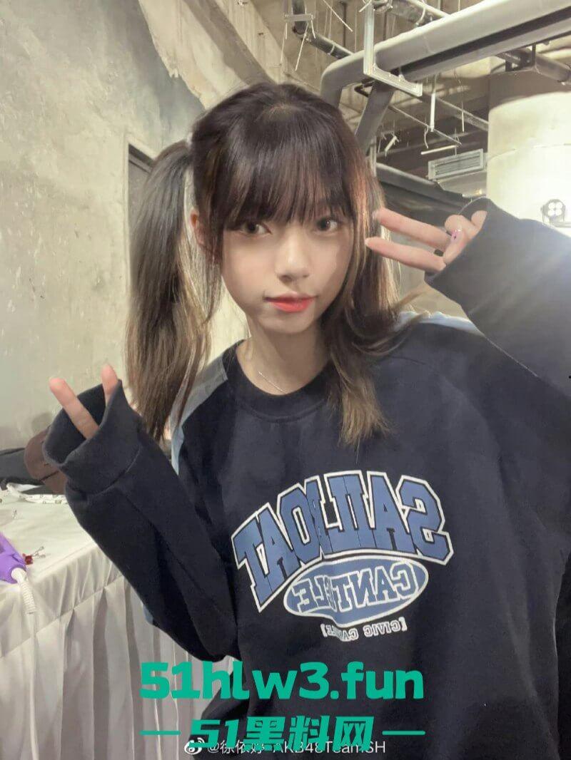 B站人气up主【妮妮】真实信息及早期陪睡金主私密视频被扒,两极反差震惊众人引热议。 第5张 B站人气up主【妮妮】真实信息及早期陪睡金主私密视频被扒,两极反差震惊众人引热议。 第5张