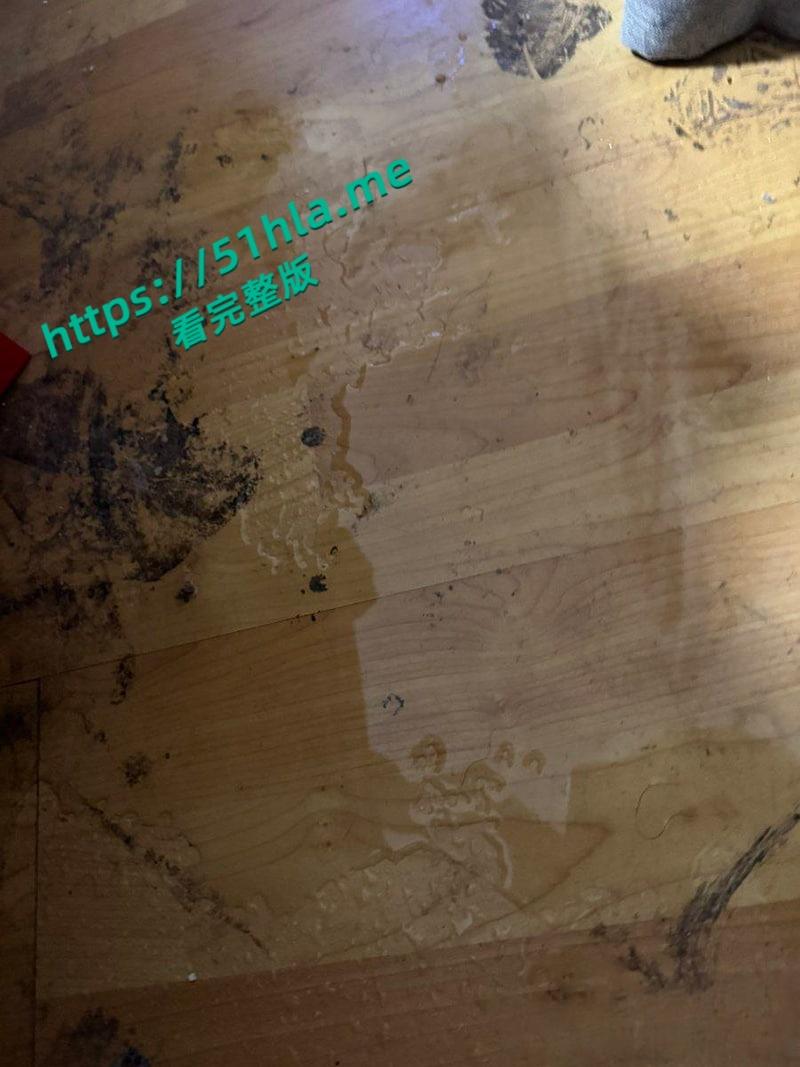 广东清纯学生妹【翘臀小猫】做爱视频流出，姨妈刚走就被男友疯狂调教，跪舔大屌白虎粉嫩被操到高潮肿胀！  第10张