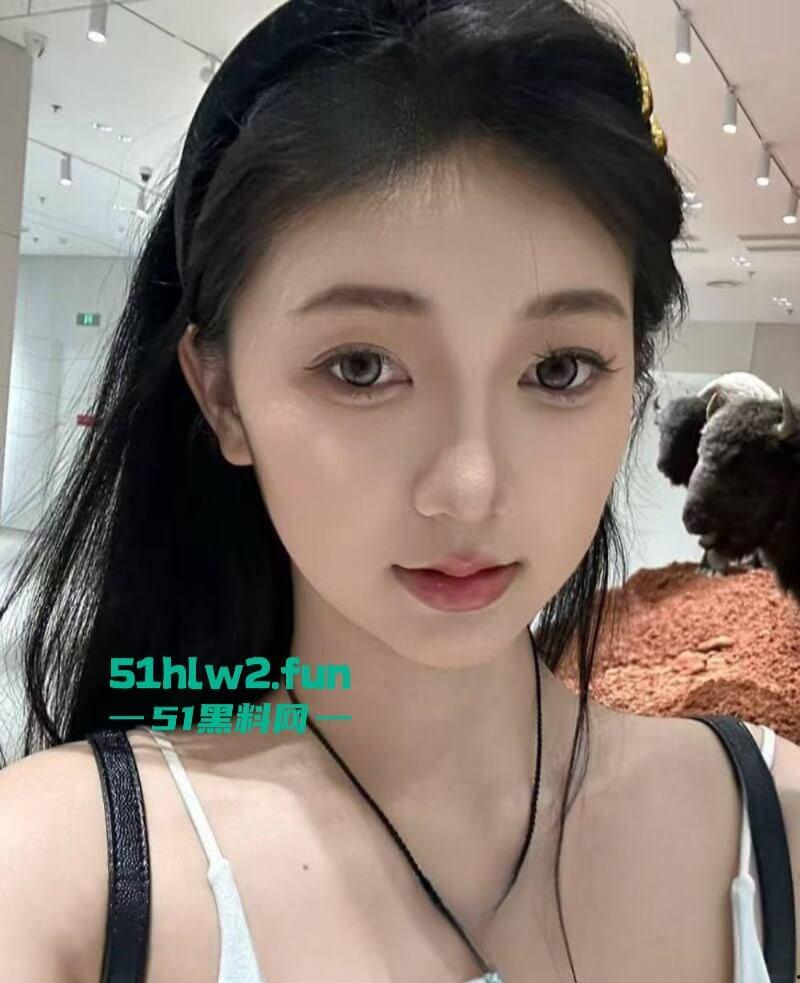 师范学院高冷校花【杨欣欣】私密约炮视频流出，清纯女神变身性爱尤物深情口交 内射全过程大尺度展示。  第6张