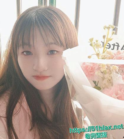 四川成都西南交大王清茉跟男友酒店啪啪 高颜校花跪舔深喉爱不释手 落地窗前被男友后入狂操  第2张