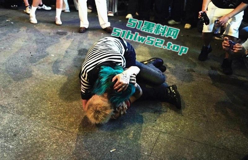 热搜的杀马特新婚夫妇【唐康】【刘雨洁】闪婚闪离,跳起来领证的快感就像高潮,满足广大网友的吃瓜! 第8张 热搜的杀马特新婚夫妇【唐康】【刘雨洁】闪婚闪离,跳起来领证的快感就像高潮,满足广大网友的吃瓜! 第8张