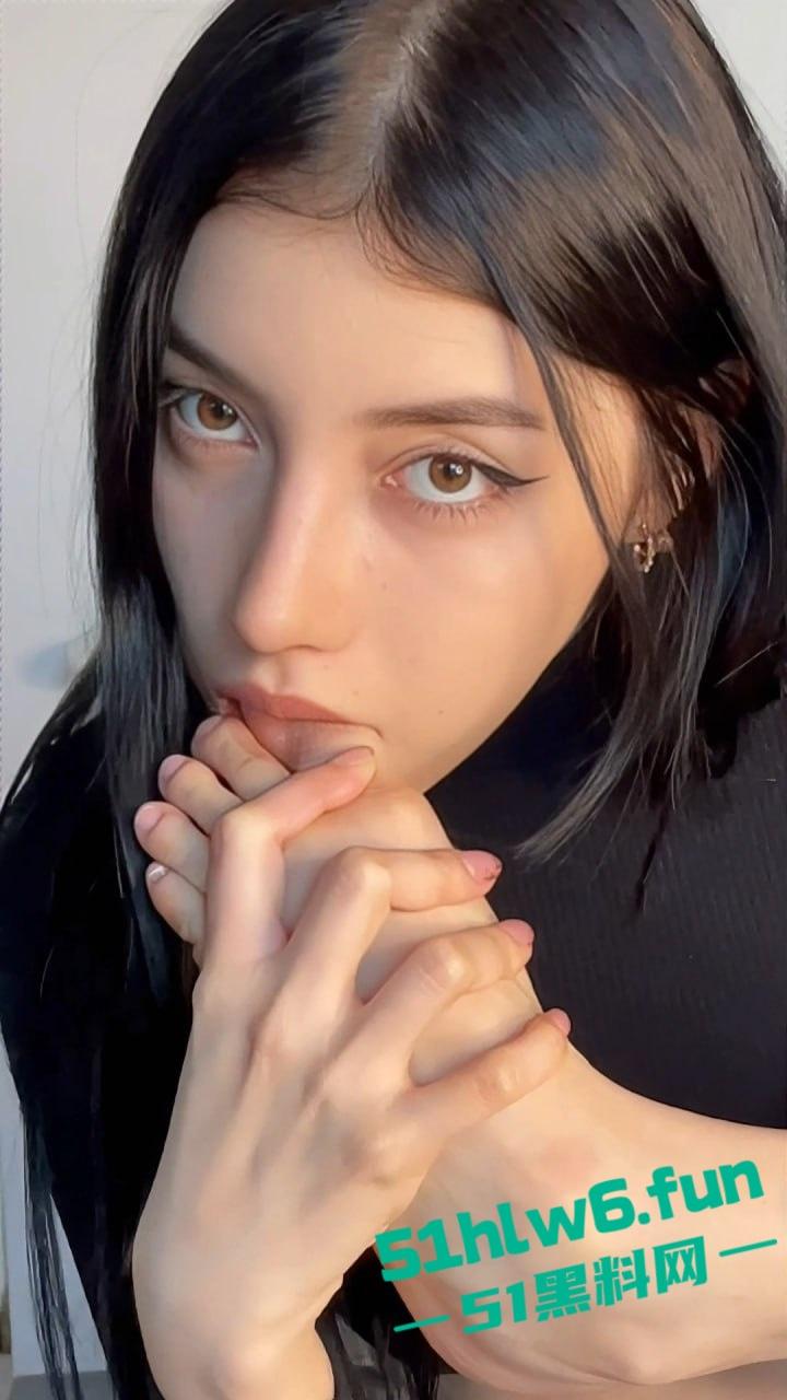 神似迪丽热巴的冷淡御姐,颜值超高的性感尤物私下确是骚母狗一只,深喉吃大屌榨精。 第4张 神似迪丽热巴的冷淡御姐,颜值超高的性感尤物私下确是骚母狗一只,深喉吃大屌榨精。 第4张