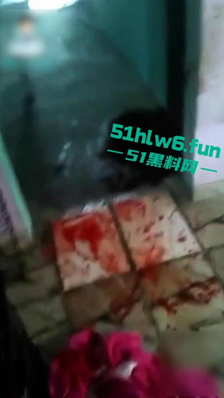 【血腥恐怖】印度三哥被妻子开膛破肚,男子为高种姓白人行为恶劣强奸妻子家人,终被妻子发现后杀害。 第1张 【血腥恐怖】印度三哥被妻子开膛破肚,男子为高种姓白人行为恶劣强奸妻子家人,终被妻子发现后杀害。 第1张