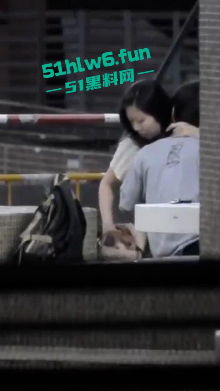 瓜友投稿,成都街头拍摄激情男女当街抠逼,女主表情销魂又迷离,不知道爽飞多少次了! 第1张 瓜友投稿,成都街头拍摄激情男女当街抠逼,女主表情销魂又迷离,不知道爽飞多少次了! 第1张