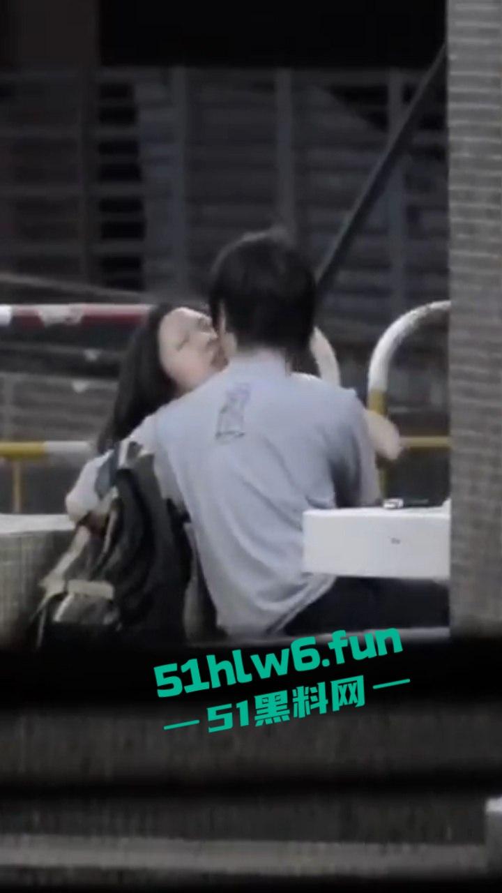 瓜友投稿,成都街头拍摄激情男女当街抠逼,女主表情销魂又迷离,不知道爽飞多少次了! 第2张 瓜友投稿,成都街头拍摄激情男女当街抠逼,女主表情销魂又迷离,不知道爽飞多少次了! 第2张