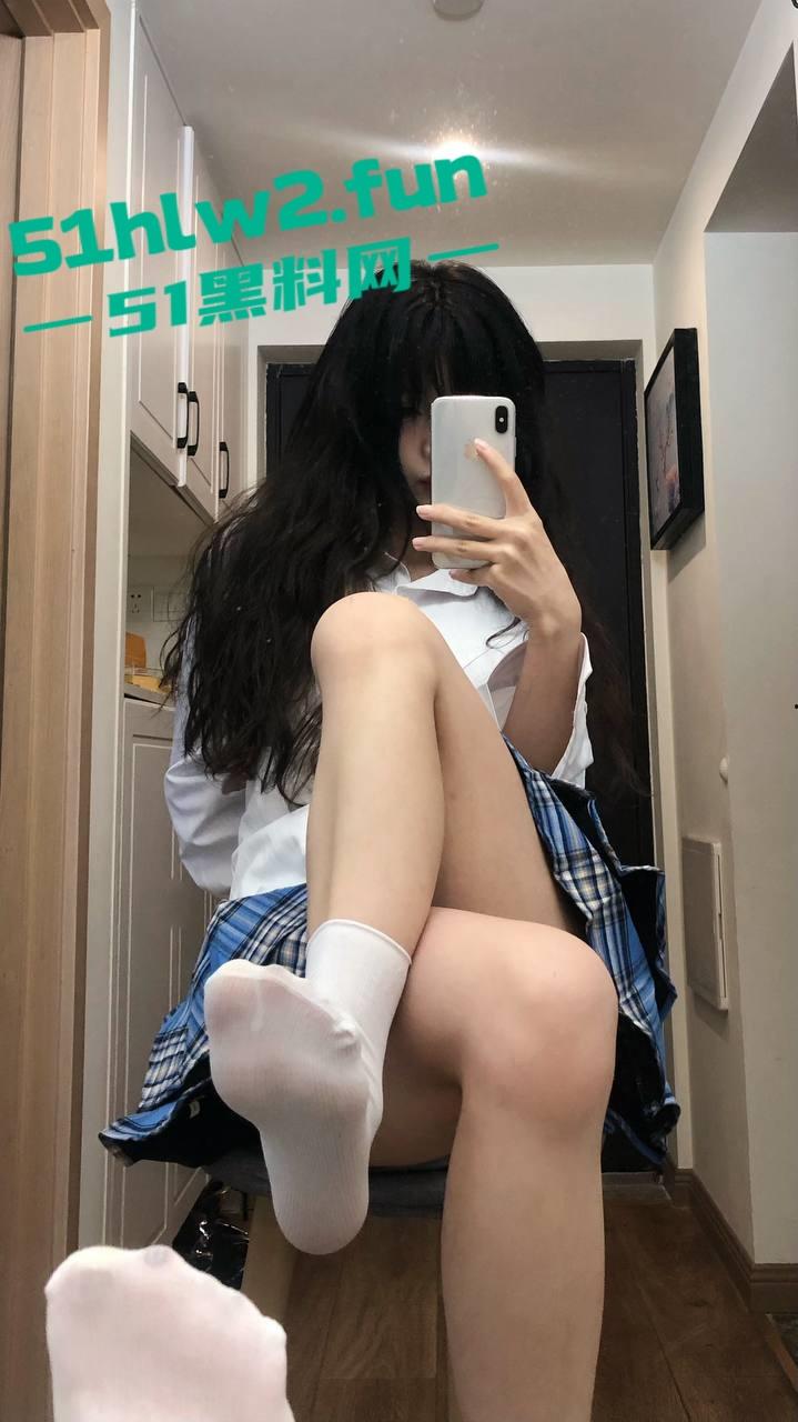 爆火的玉足主播【晴天小猪】最新订制福利恋足色友千万不要错过,犹抱琵琶半遮面的顶级诱惑。 第8张 爆火的玉足主播【晴天小猪】最新订制福利恋足色友千万不要错过,犹抱琵琶半遮面的顶级诱惑。 第8张