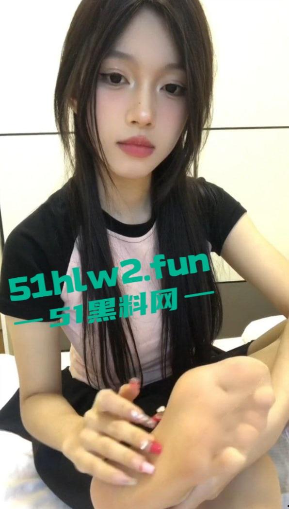 爆火的玉足主播【晴天小猪】最新订制福利恋足色友千万不要错过,犹抱琵琶半遮面的顶级诱惑。 第9张 爆火的玉足主播【晴天小猪】最新订制福利恋足色友千万不要错过,犹抱琵琶半遮面的顶级诱惑。 第9张