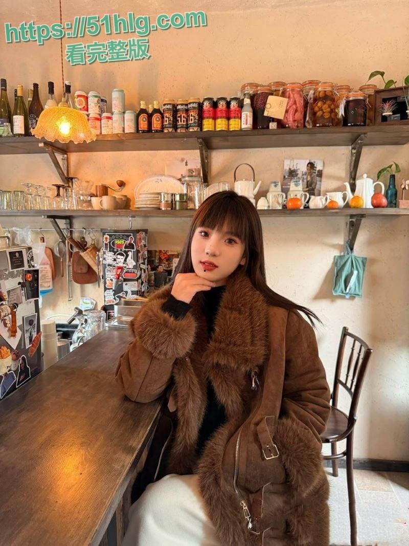 【深圳】长腿女神【徐娇娇】曝不雅视频！认识三天就被炮友搞定，骚穴被大鸡巴暴力抽插，淫荡无极限  第3张