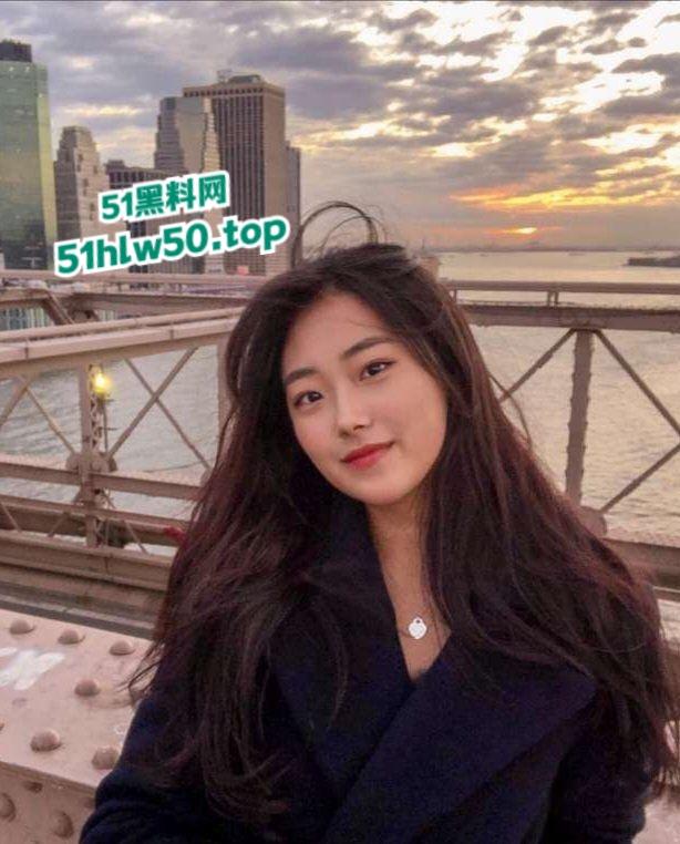 操遍了北半球小美女，亚裔留学生媚黑母狗【Cindo】国外留学期间约炮，大屌王一步到胃骚穴都玩松垮！  第4张