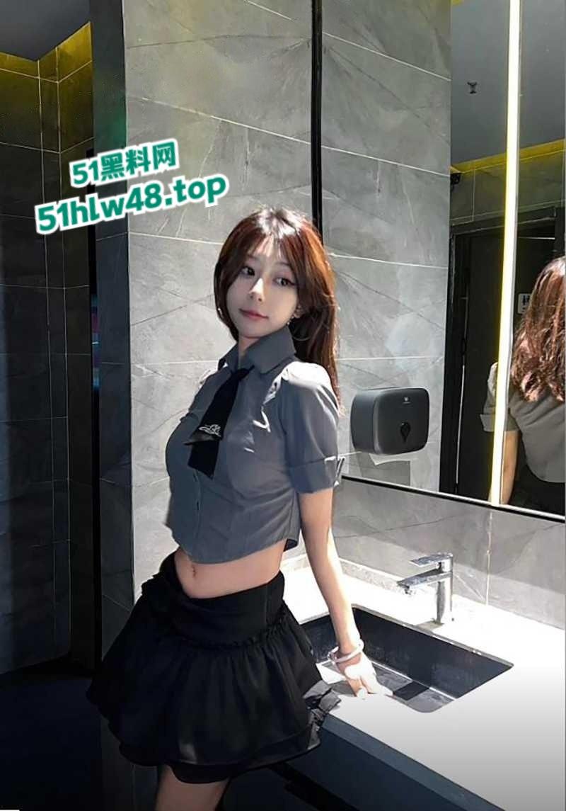 抚顺石油化工学院大三学姐【崔梦曦】表面清纯私下骚劲炸裂，M属性小野猫无套猛操爽到眼珠翻白。  第3张