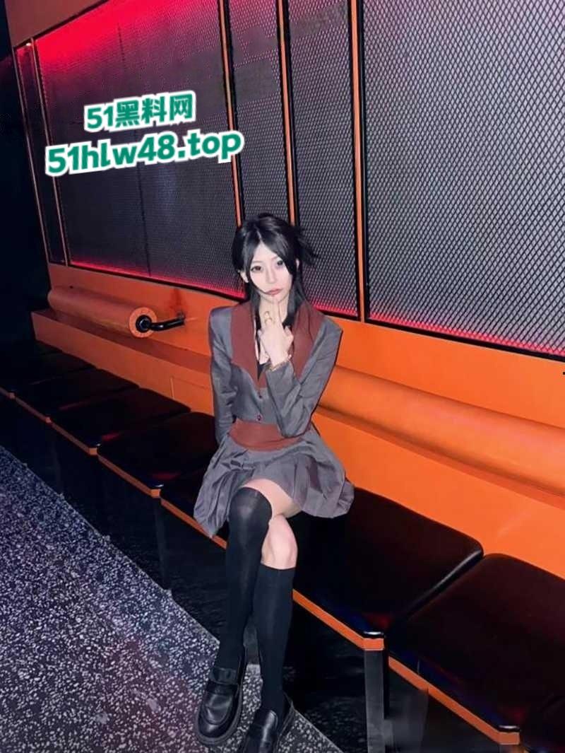 抚顺石油化工学院大三学姐【崔梦曦】表面清纯私下骚劲炸裂，M属性小野猫无套猛操爽到眼珠翻白。  第6张