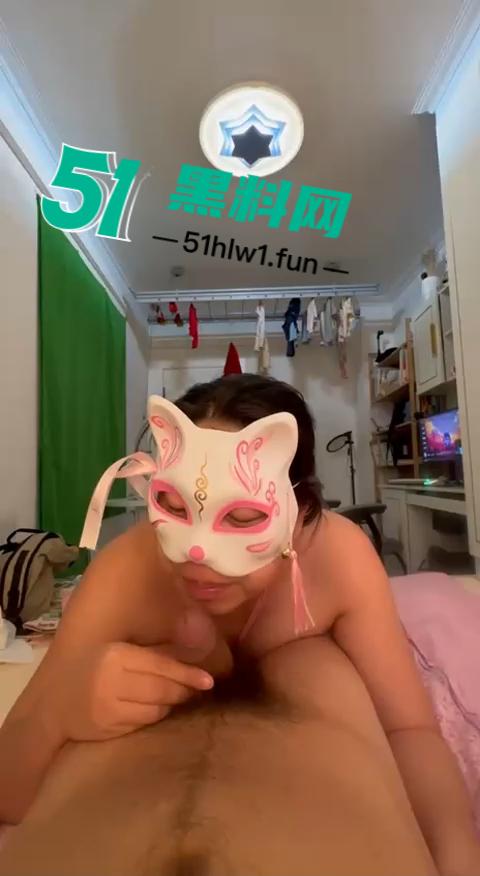 辽宁抚顺骚货淫妻【李宇】背着老公在外偷腥贴纸下母狗形象和炮友激情1分20秒视频流出。  第1张