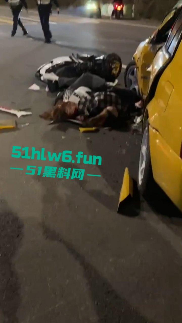 广东江门市电摩排位赛车祸，精神小伙深夜载人高速撞车，2男1女当场归西！  第9张