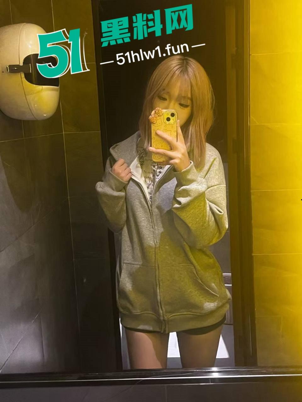 沈阳高颜值女大学生【刘欣语】大尺度视频合集，大量淫荡发骚视频惨遭金主曝光。  第3张