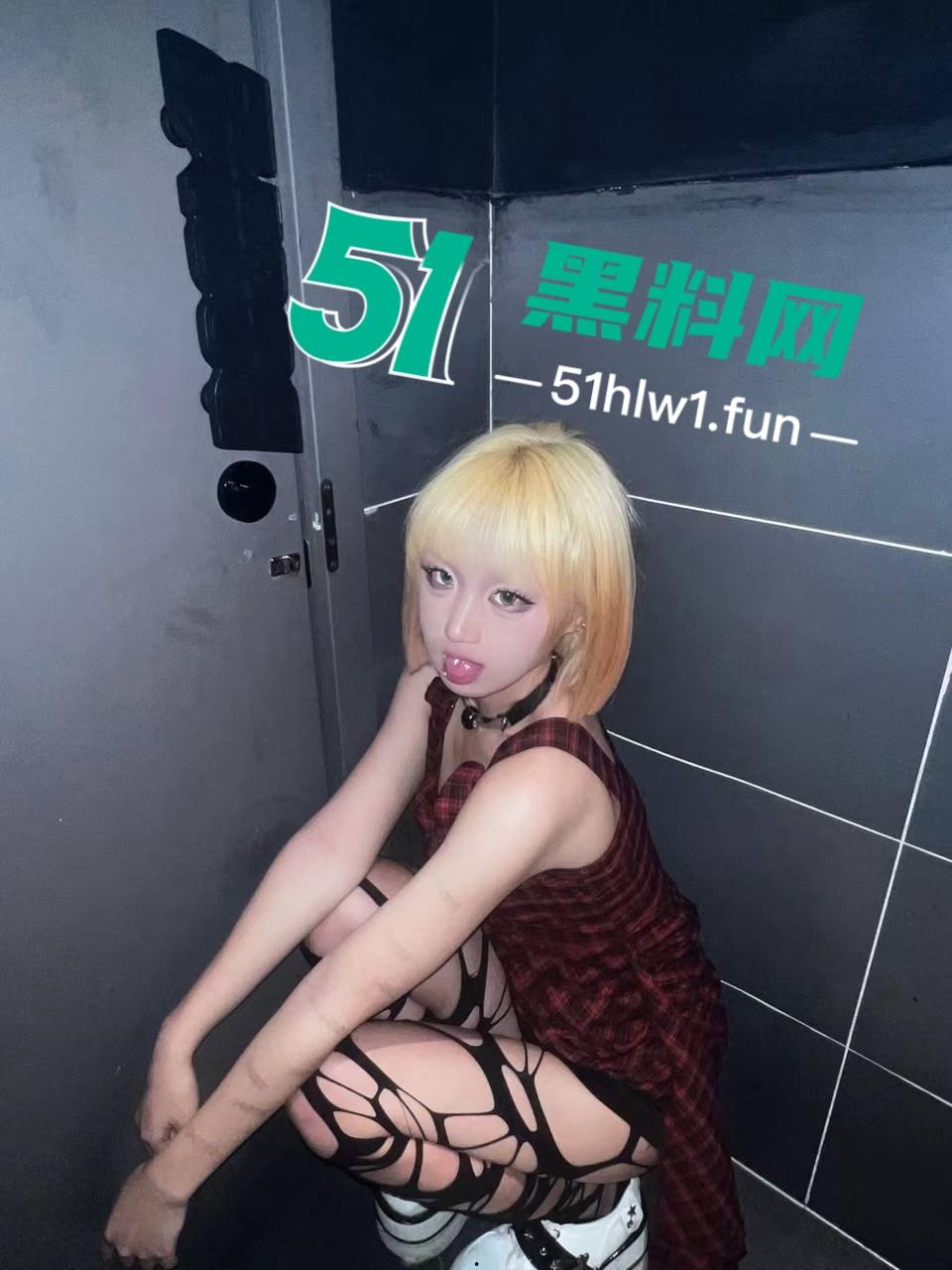 沈阳高颜值女大学生【刘欣语】大尺度视频合集，大量淫荡发骚视频惨遭金主曝光。  第4张