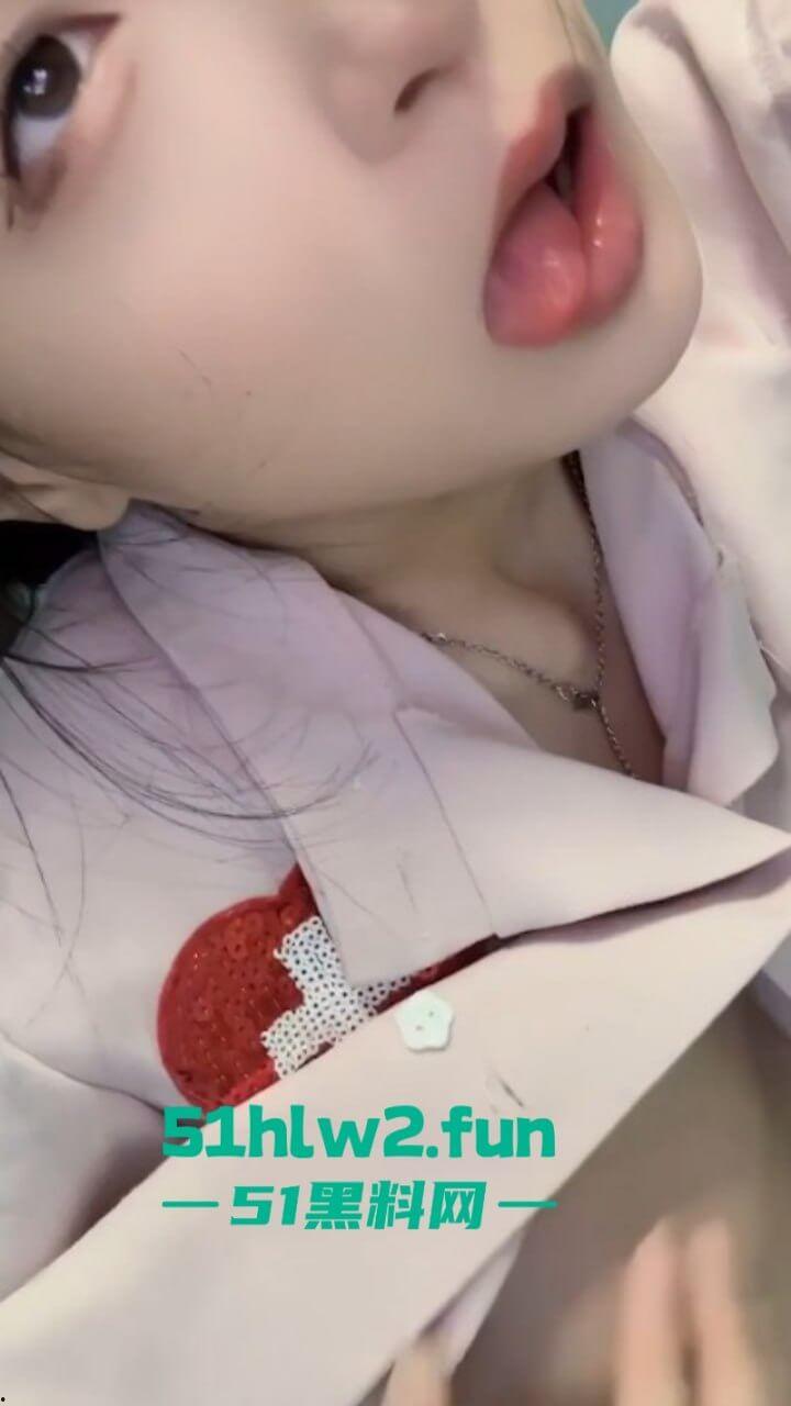 高颜值反差女神【思思吖】身材极品小穴白嫩，激情自慰后被疯狂抽插，不可多得的反差母狗。  第3张