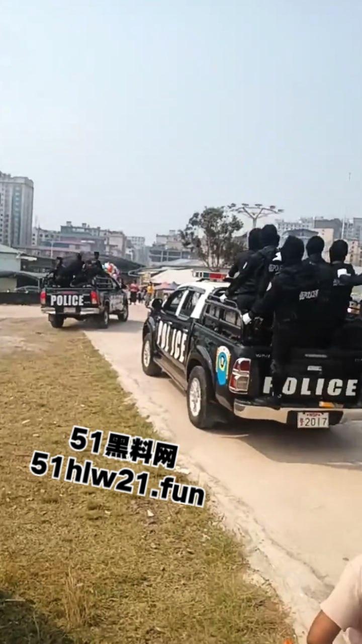 佤邦公判大会现场，员工谋杀老板一案24岁杀人犯【陈赛道】被处以极刑立即执行。  第2张