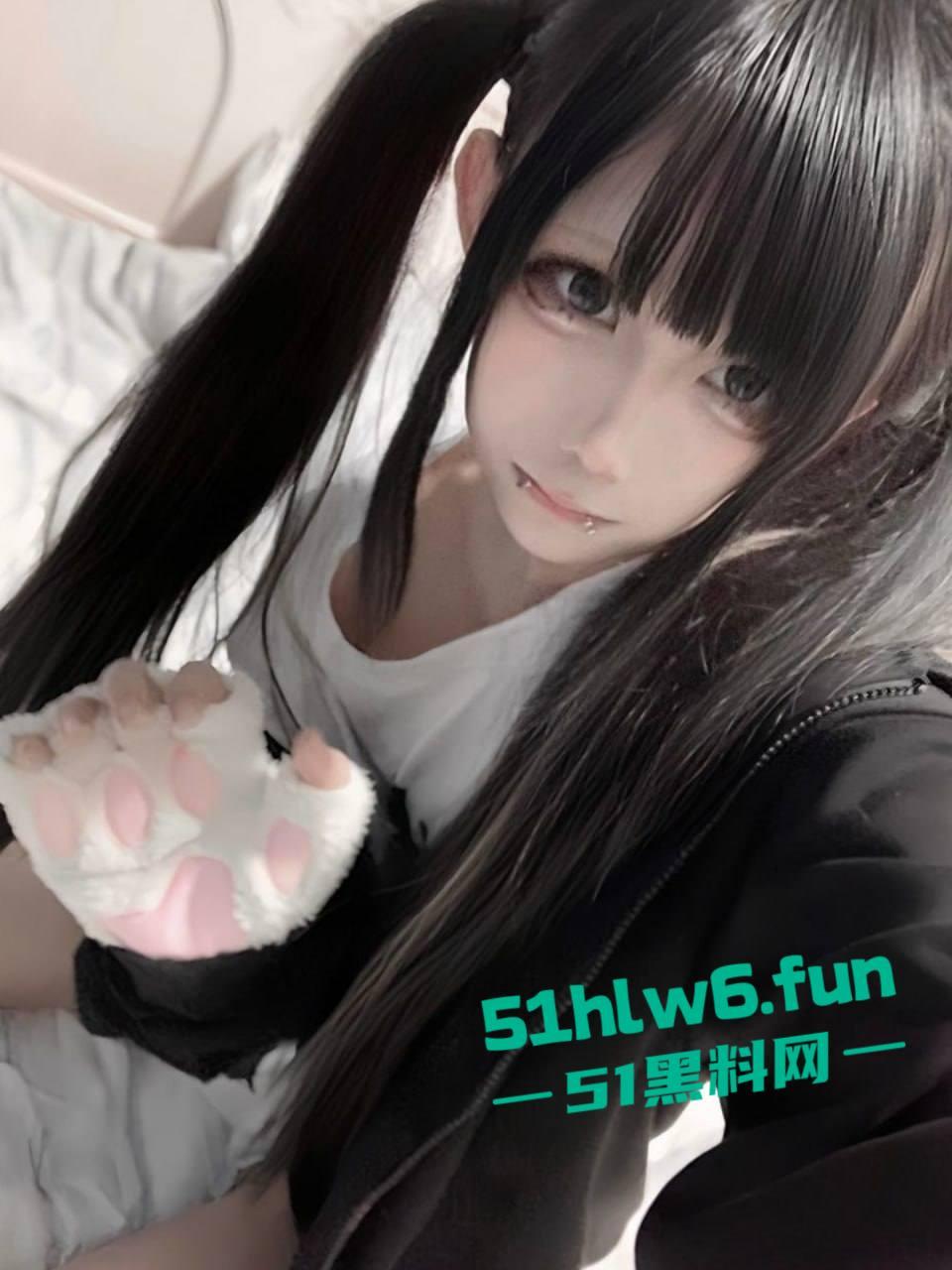 大神约炮高颜值反差萝莉，美乳硕大蜜桃臀饱满，小穴更是粉嫩无毛看着就馋人。  第5张