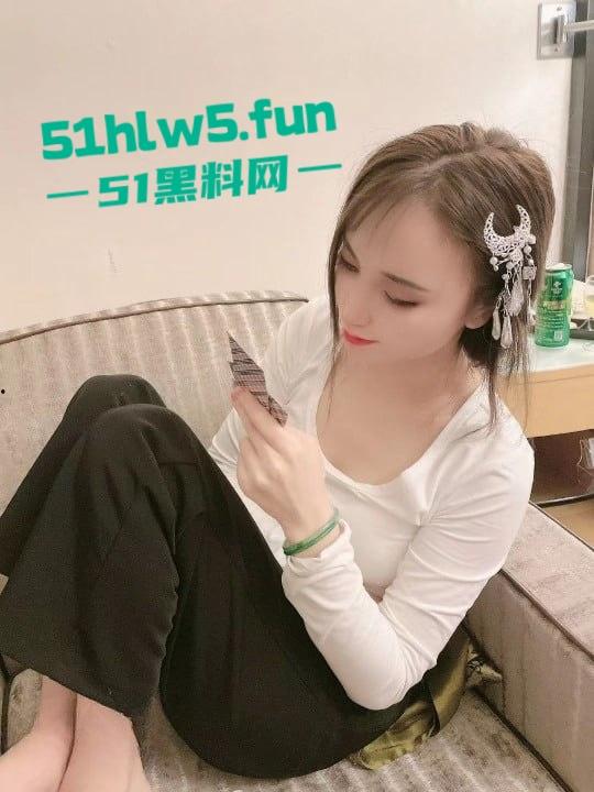 抖音火山版擦边网红【薇薇】被前任曝光做爱视频私信瞬间爆火,各路老色批砸钱约操。 第8张 抖音火山版擦边网红【薇薇】被前任曝光做爱视频私信瞬间爆火,各路老色批砸钱约操。 第8张