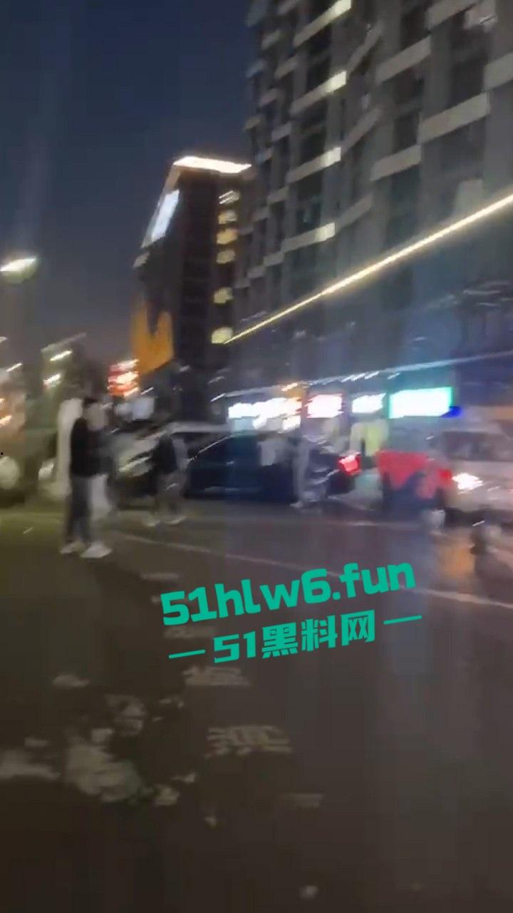 拼刺刀的注意了!浙江杭州一群gay东渡酒店聚众淫乱多男轮操一0被警察突击一窝端。 第11张 拼刺刀的注意了!浙江杭州一群gay东渡酒店聚众淫乱多男轮操一0被警察突击一窝端。 第11张