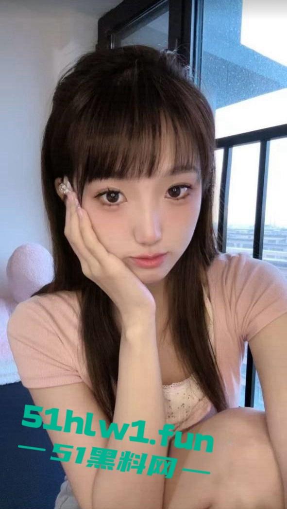 湖南长沙反差女大学生【刘子玥】 soul上撩骚约炮视频裸聊,隔着镜头伸出舌头接网友精液。 第1张 湖南长沙反差女大学生【刘子玥】 soul上撩骚约炮视频裸聊,隔着镜头伸出舌头接网友精液。 第1张