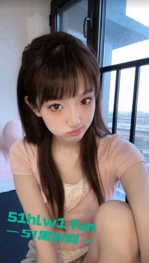 湖南长沙反差女大学生【刘子玥】 soul上撩骚约炮视频裸聊,隔着镜头伸出舌头接网友精液。 第4张 湖南长沙反差女大学生【刘子玥】 soul上撩骚约炮视频裸聊,隔着镜头伸出舌头接网友精液。 第4张