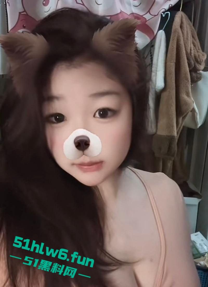 童颜巨乳遭人恨,河南商丘职业技术学院【刘鑫雨】私下自慰被室友发现曝光。 第8张 童颜巨乳遭人恨,河南商丘职业技术学院【刘鑫雨】私下自慰被室友发现曝光。 第8张