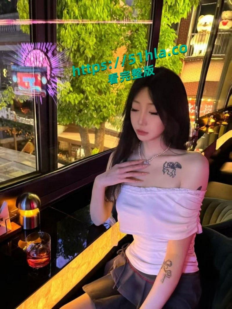 湖南长沙酒吧前台【李玉瑶】M属性爆棚痴迷多人运动,炮友前后夹击3P操出哭腔! 第1张 湖南长沙酒吧前台【李玉瑶】M属性爆棚痴迷多人运动,炮友前后夹击3P操出哭腔! 第1张