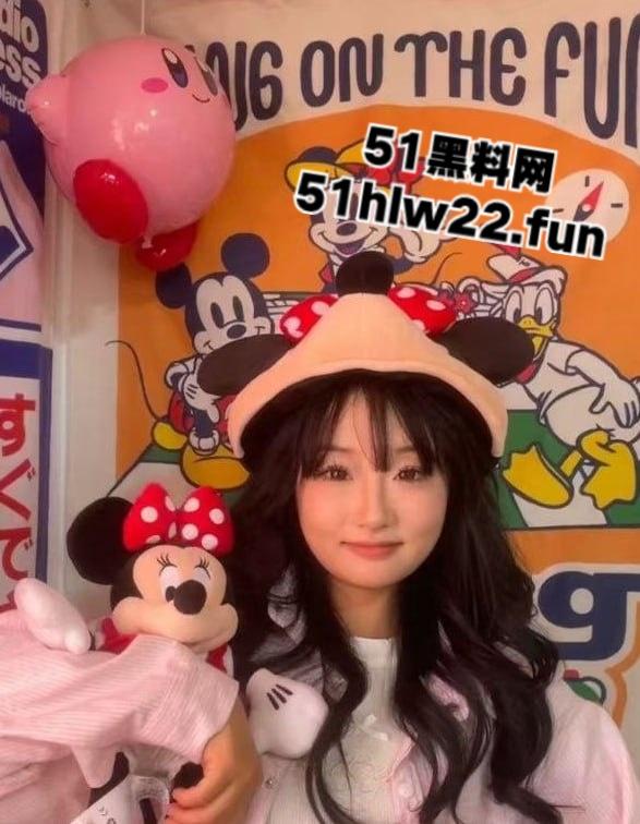 包头轻工技术学院反差妹【王静】深夜化身淫荡骚狗，黑丝翘臀疯狂榨精自慰陪睡各种约炮。  第6张